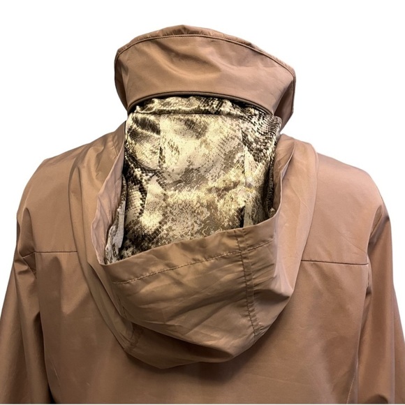 Guillaume Khaki Trench Coat with Feature Collar & Hood (Wardrobe Essential) - Picture 8 of 13